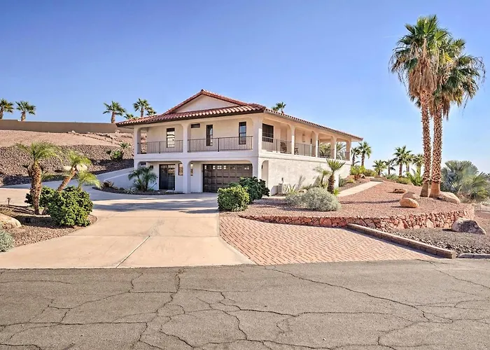 5 Mi To London Bridge: Stunning Escape W/ Hot Tub * Lake Havasu City