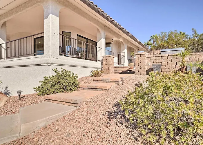 5 Mi To London Bridge: Stunning Escape W/ Hot Tub * Lake Havasu City