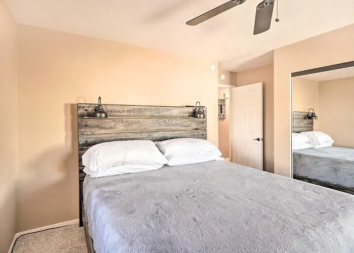 5 Mi To London Bridge: Stunning Escape W/ Hot Tub * Lake Havasu City