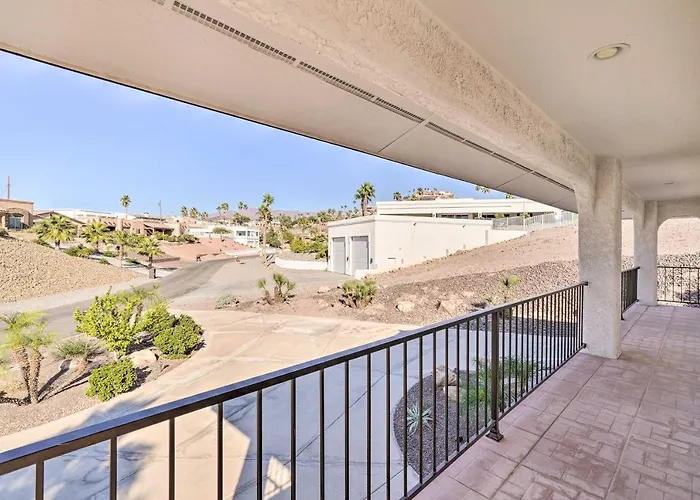 5 Mi To London Bridge: Stunning Escape W/ Hot Tub Holiday home Lake Havasu City